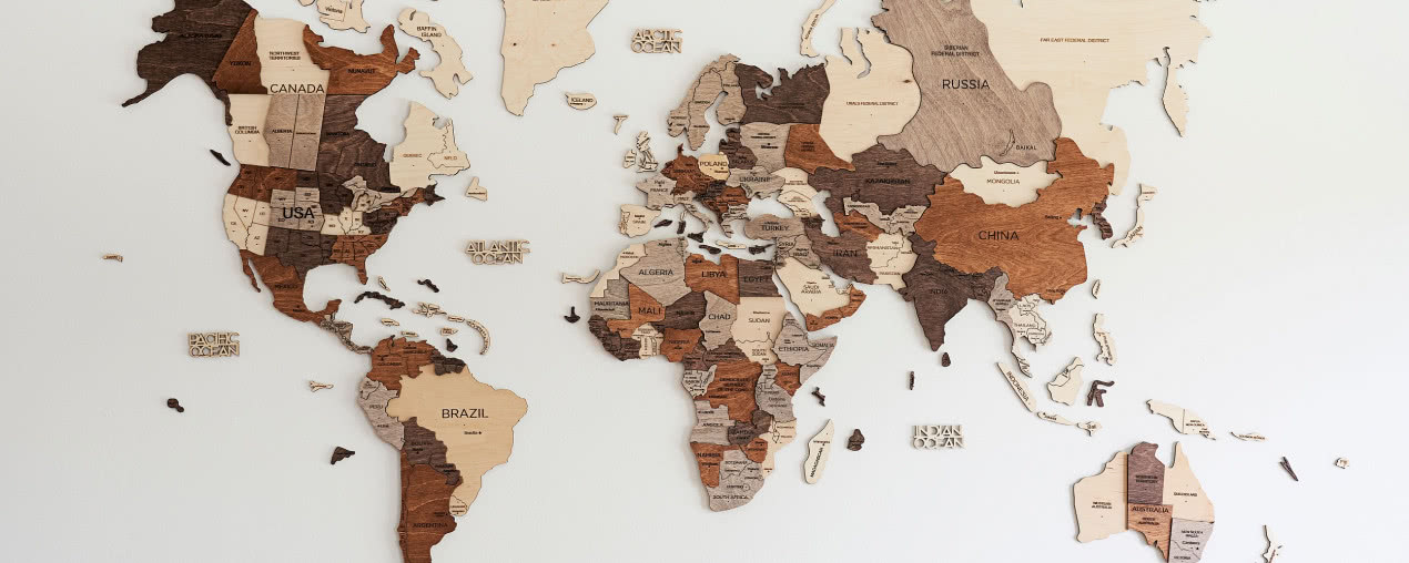 Mapa świata na ścianie - jak wpleść motyw podróży do wnętrz?