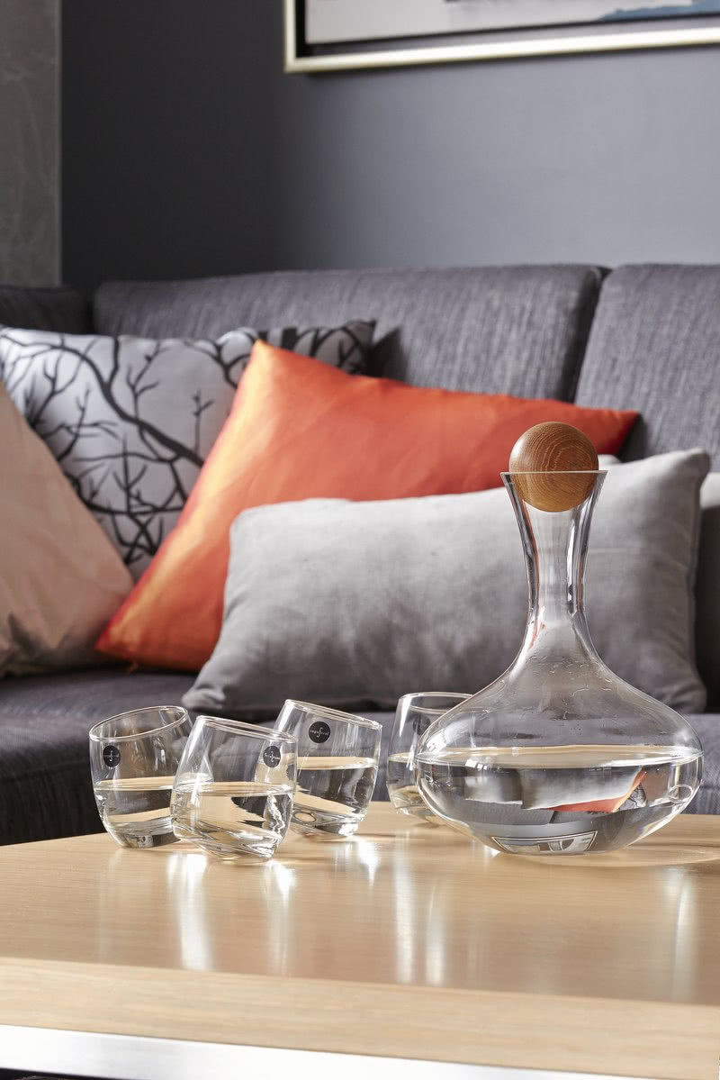 O wykończeniu wnętrza stanowią dodatki - tu...