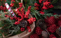 15 dekoracji świątecznych DIY last minut - tanie i szybkie ozdoby z gałązek, szyszek i owoców