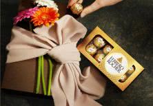Wiosna pełna zmysłów - kwiaty, złoto i smak Ferrero Rocher 