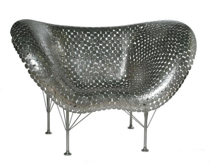 Bardzo drogi fotel Motyl z pieniędzy – Johnny...