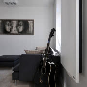 Wyższa od strony salonu wyspa kuchenna pozwala...