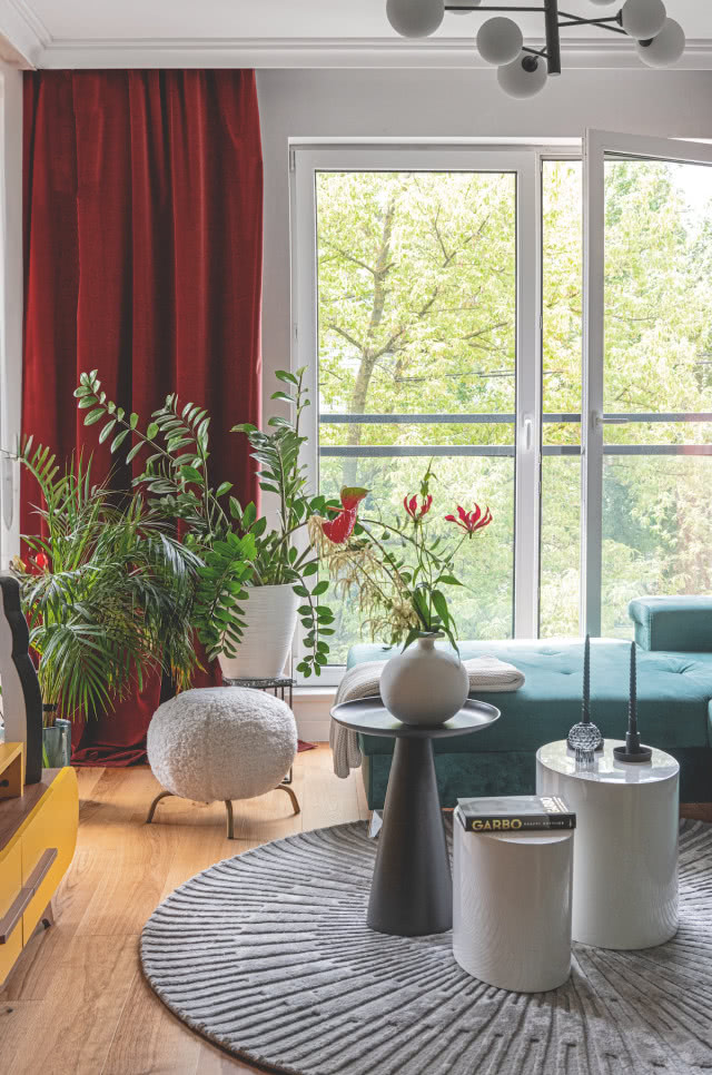 kącik wypoczynkowy w salonie