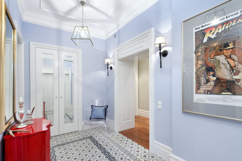 W całym apartamencie konsekwentnie utrzymana...