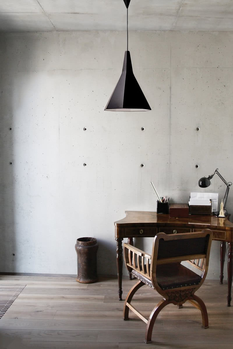 Krater to wisząca lampa wykonana z płyty z...