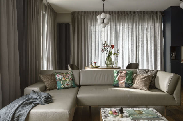 Salon w beżowych odcieniach