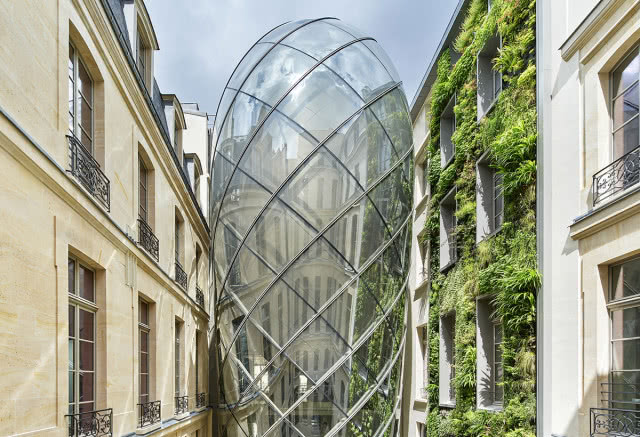 budynek w kształcie jajka