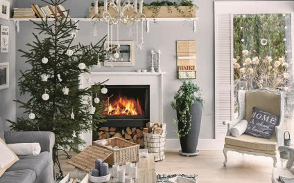 Biała baśń - świąteczne wnętrze domu pod Warszawą