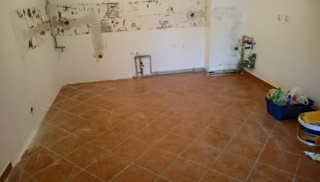 Kolor mebli kuchennych a podłoga