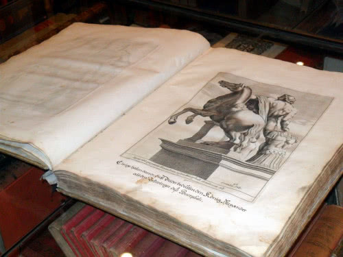 XVII-wieczna edycja katalogu antyków rzymskich. Opublikowana w Amsterdamie przez Nicolasa Visschera. Niezwykle cenna, bo zachowana w całości