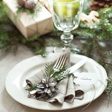 Serwetka z mereżką - dekoracja świątecznego stołu