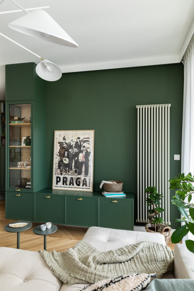 Zielona ściana w salonie