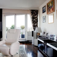 Klasyczne wnętrza w apartamentowcu