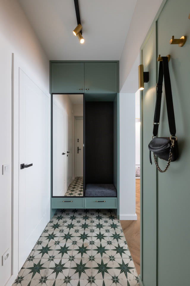 zielona zabudowa w przedpokoju