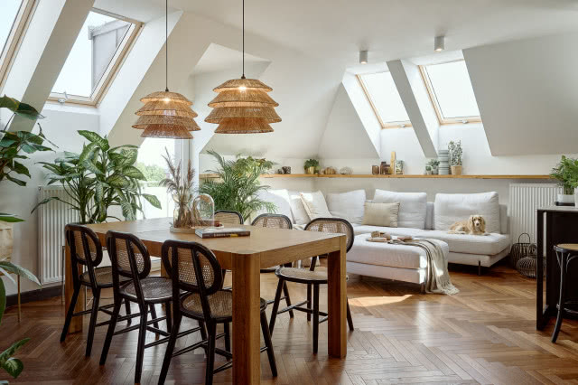 Aranżacja salonu na poddaszu