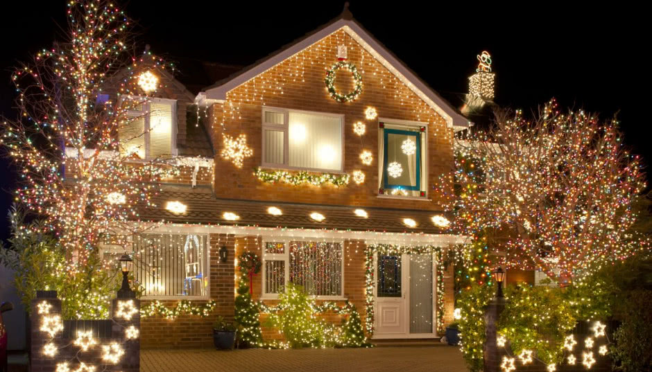 Idą święta, czyli ile prądu zużywają lampki choinkowe