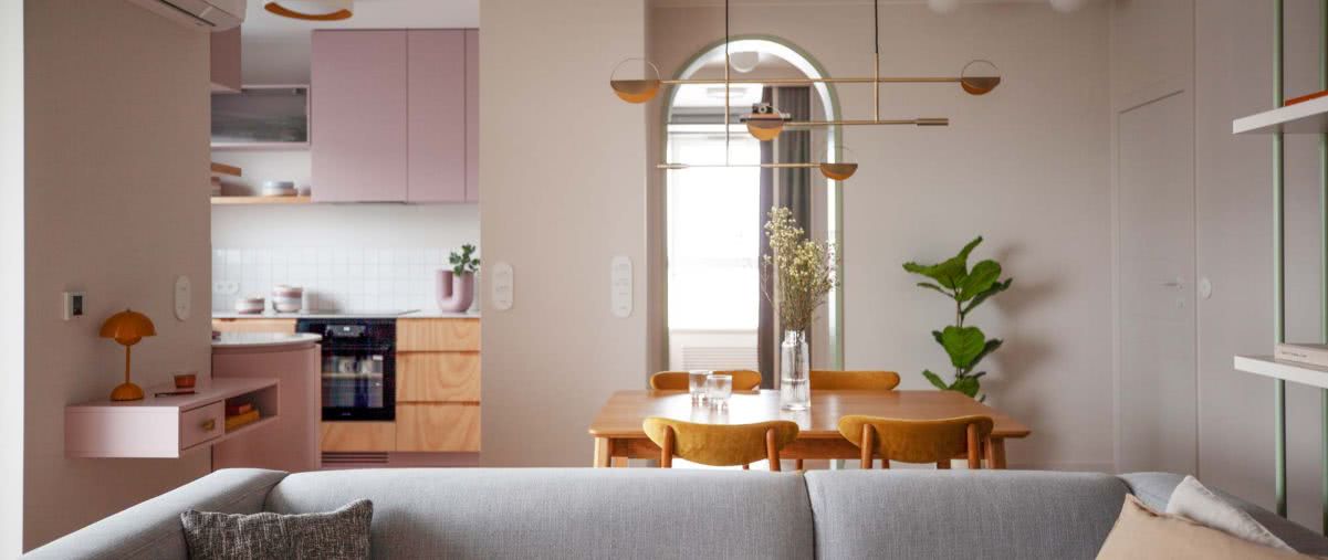 Różowy kolor w kuchni na wymiar - wyjątkowy wystrój, wyjątkowa przestrzeń 