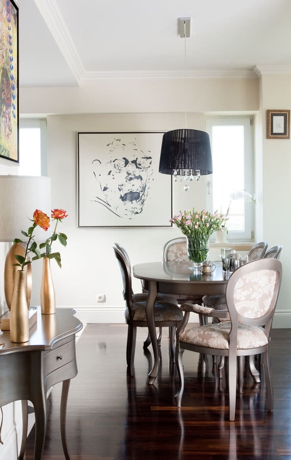 Jadalnia - połączenie klasyki z nowoczesnością.