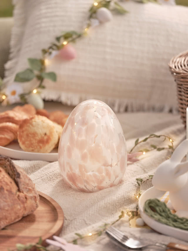 podświetlane jajko na Wielkanoc