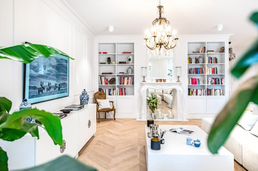 Absolutne dążenie do symetrii
w każdym...