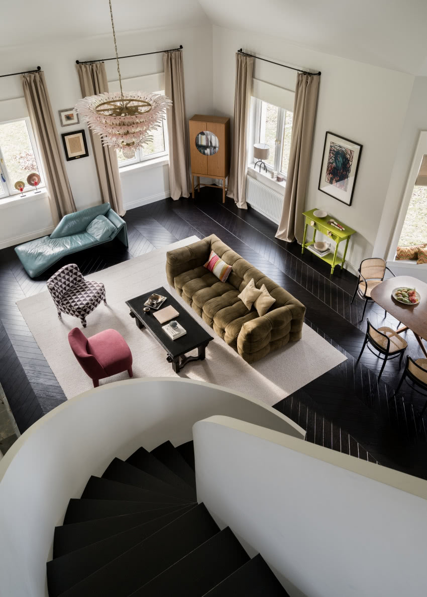 Otwarta przestrzeń
na parterze nie ma
ścisłych...