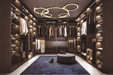 Sprytne sposoby na przechowywanie ubrań w garderobie