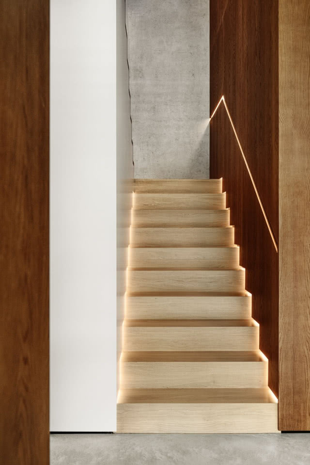 schody z podświetleniem ledowym