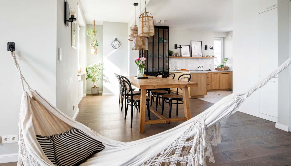 Miejskie boho pod skosami. Poddasze w nowej odsłonie