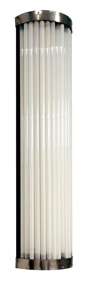 Potężne kinkiety to właściwie tylko pokrywy dla...