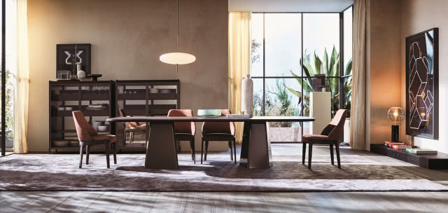 Stół Mayfair, zaprojektowany przez Rodolfo Dordoniego