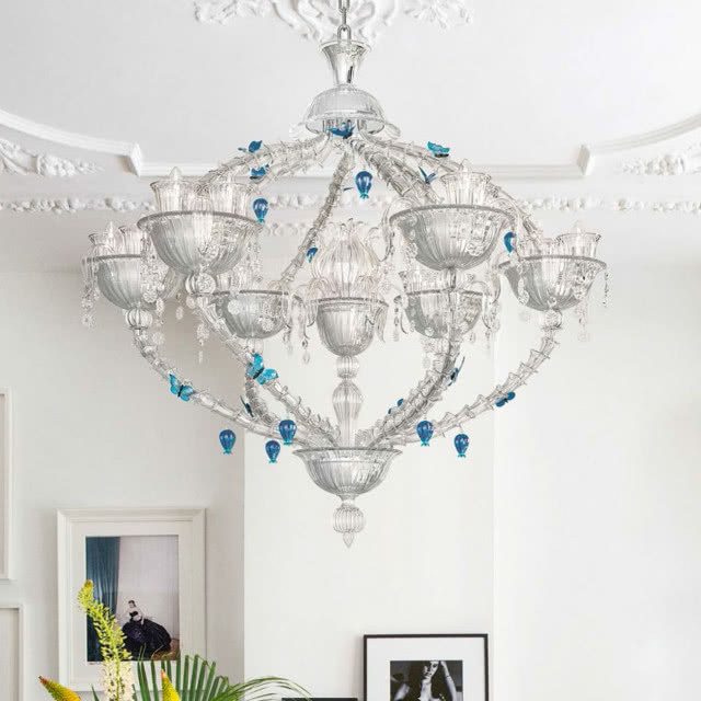 biały żyrandol murano