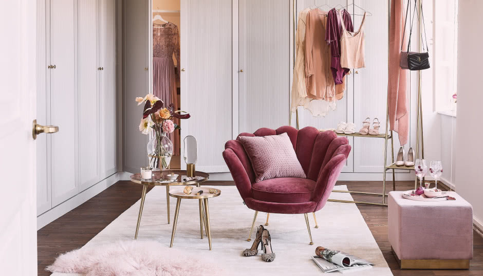 Praktyczna garderoba czy pojemna szafa wnękowa?