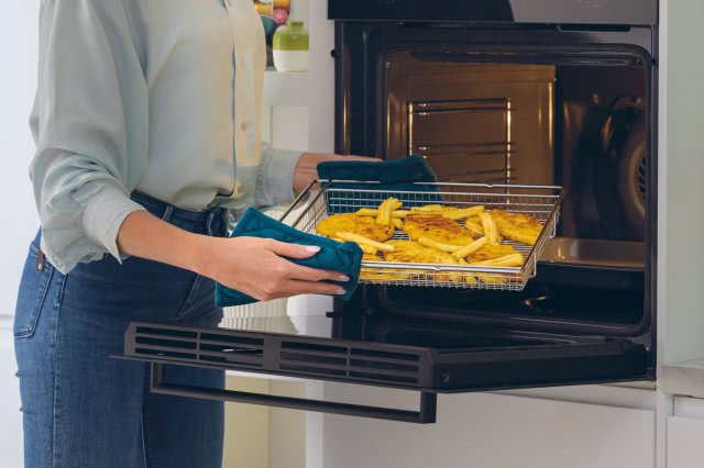 Wielkanocne przygotowania i najsmaczniejsze wypieki tylko z piekarnikiem Candy Black Collection