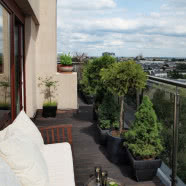 Klasyczne wnętrza w apartamentowcu