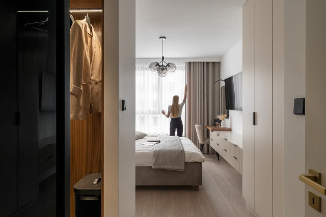 Sypialnia połączona z garderobą