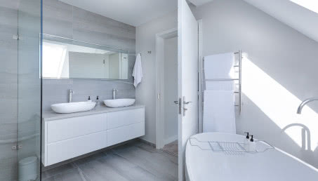 Wanna akrylowa czy stalowa