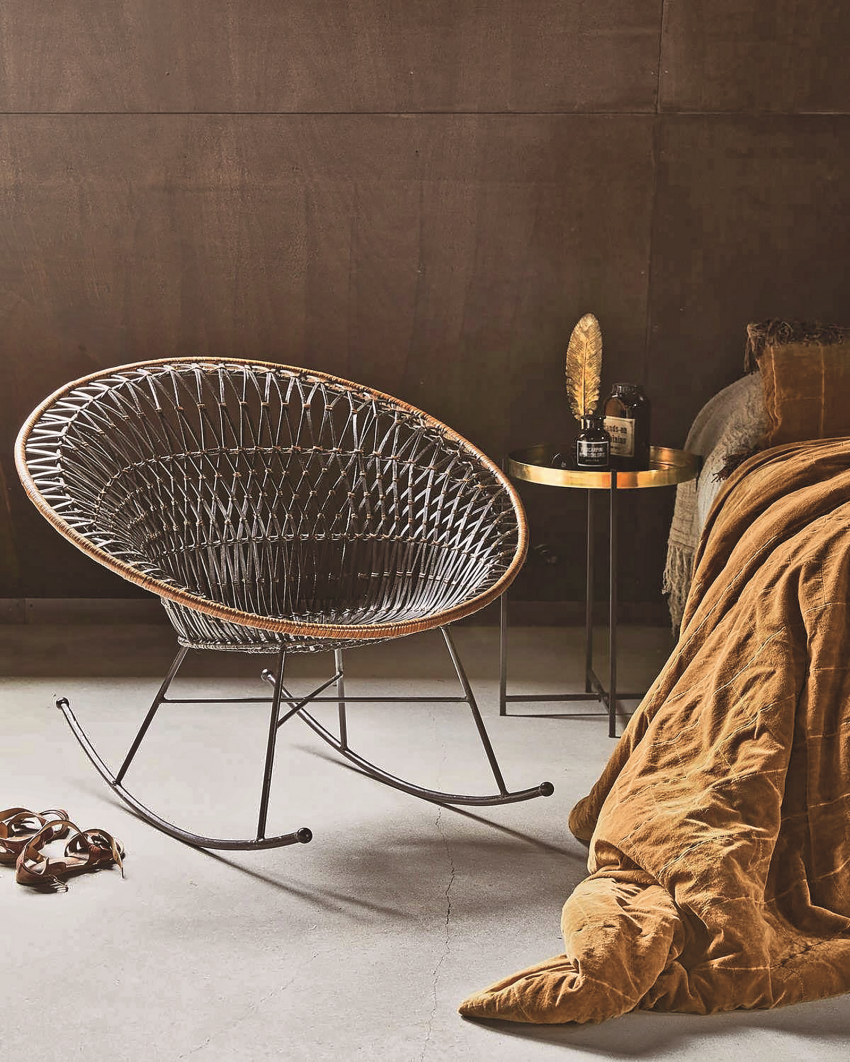 Rattanowy fotel z letniej kolekcji...