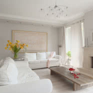 Wymarzony dom - jasne wnętrza w nieco francuskim stylu