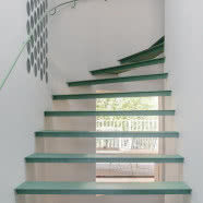 Poprzedni budynek spłonął! Architekci postanowili przywrócić domowi dawny blask!