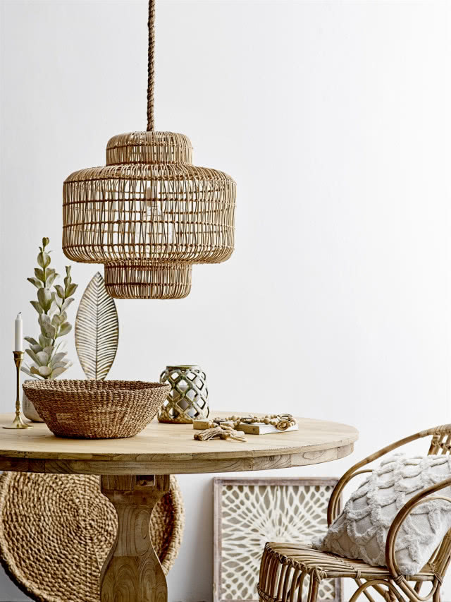 Rattanowy klosz lampy wiszącej