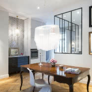 Antyki i design - eklektyczne mieszkanie w kamienicy