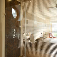 Szklane ściany apartamentu