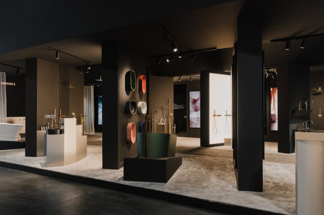 powilon, ujęcie z daleka