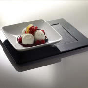 Porcelanowa miska Gifts White Basics w kształcie...