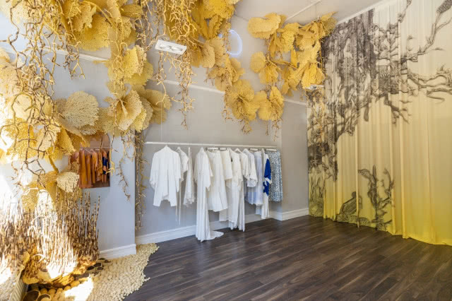 W warszawskim butiku HAWROT stanęła instalacja muzealna Wojtka Sobczyka!