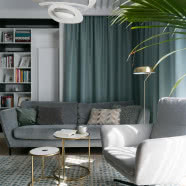 Trzykondygnacyjny dom: połączenie kobiecego pragmatyzmu z nienaganną stylistyką