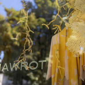 W warszawskim butiku HAWROT stanęła instalacja muzealna Wojtka Sobczyka!