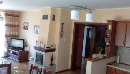 Kolory w salonie z kominkiem