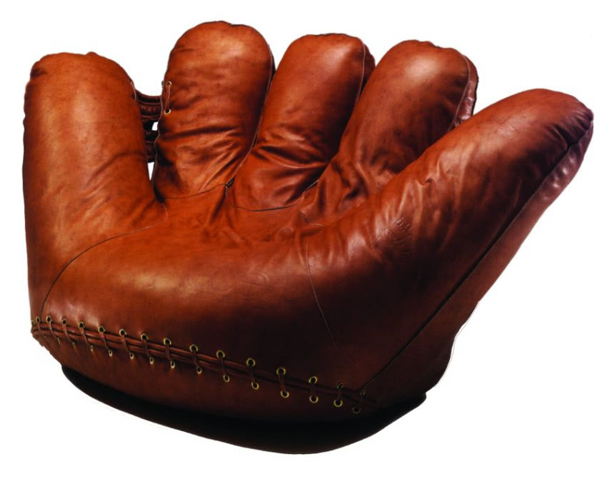 Brązowa skóra i tapicerka z typowym szwem to...