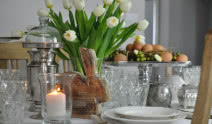 Wielkanocny stół w rustykalnym stylu